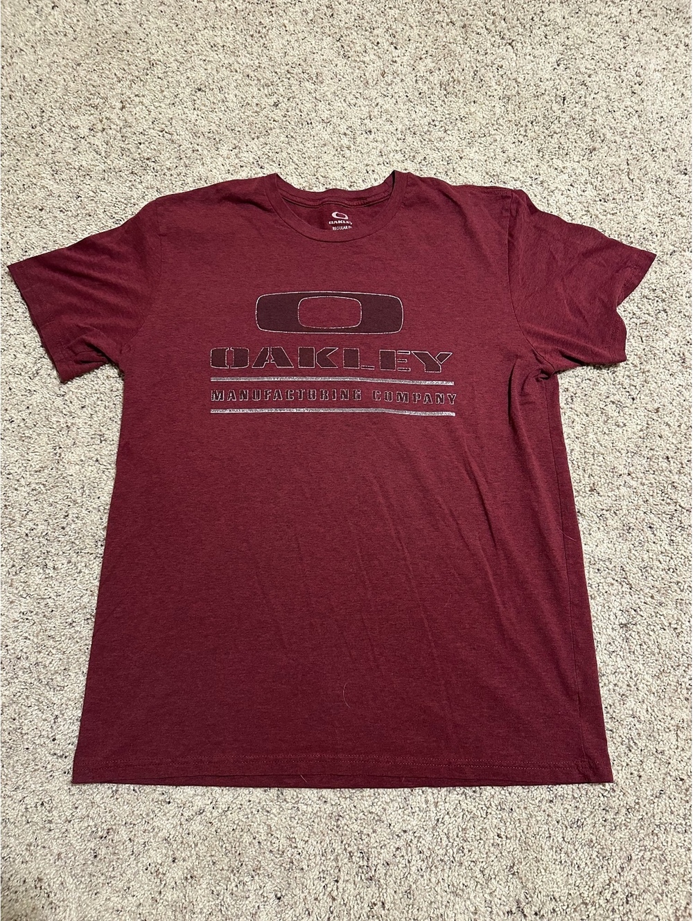 Oakley Regular Fit Burgundy T-Shirt XL